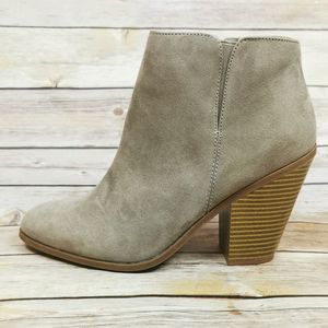 NEW Banana Republic booties size 10